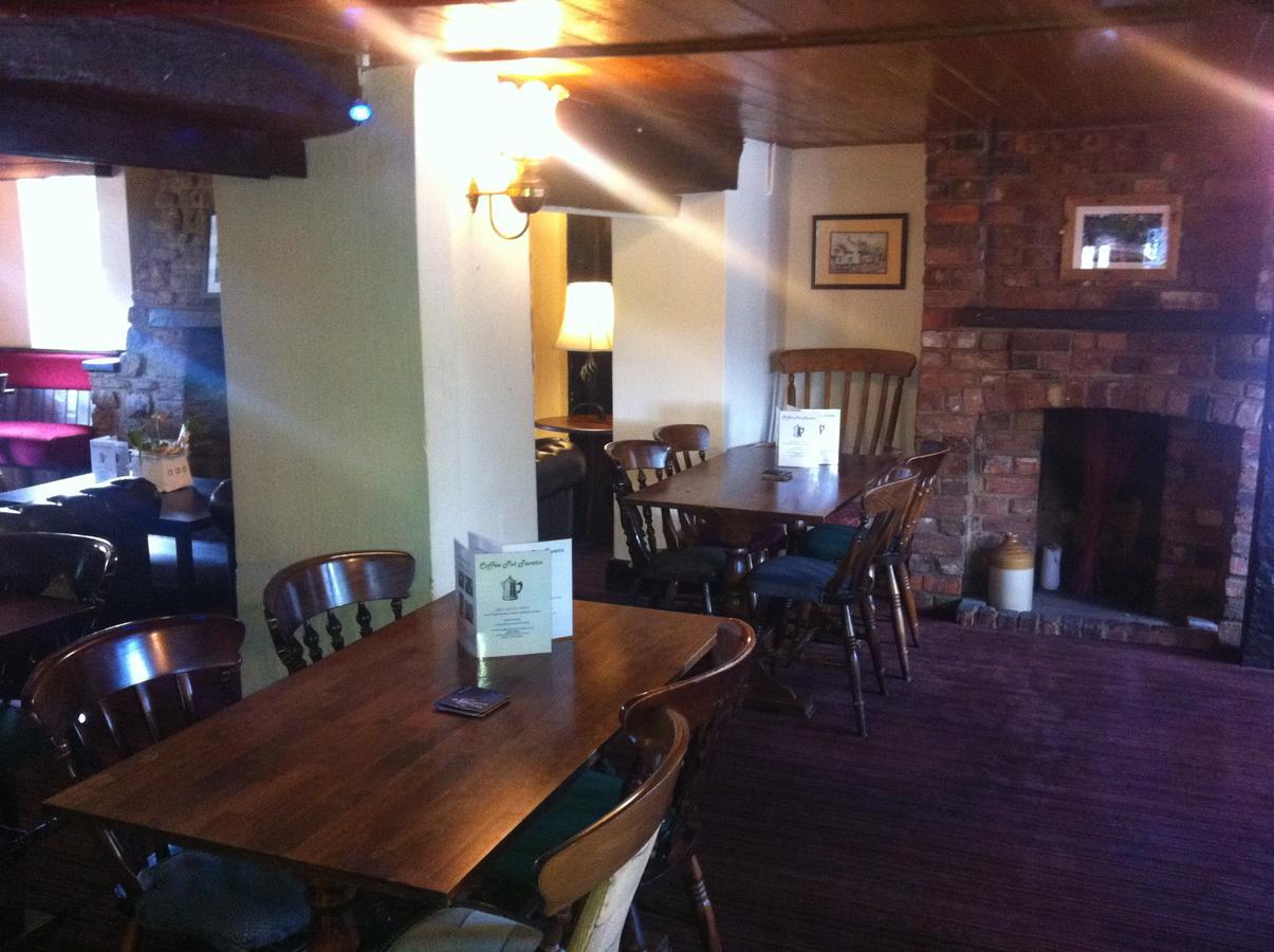The Coffee Pot Tavern Bed and Breakfast Potterspury Buitenkant foto
