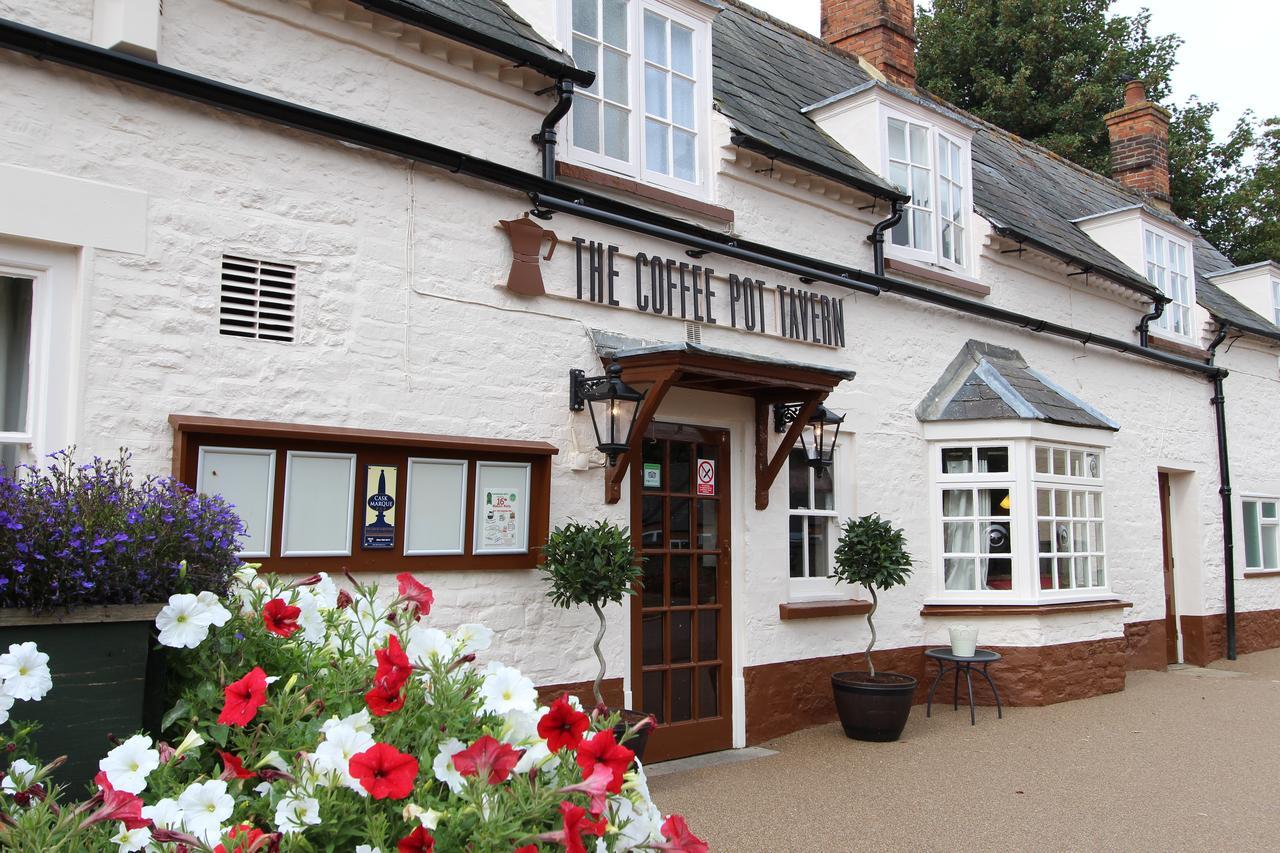 The Coffee Pot Tavern Bed and Breakfast Potterspury Buitenkant foto